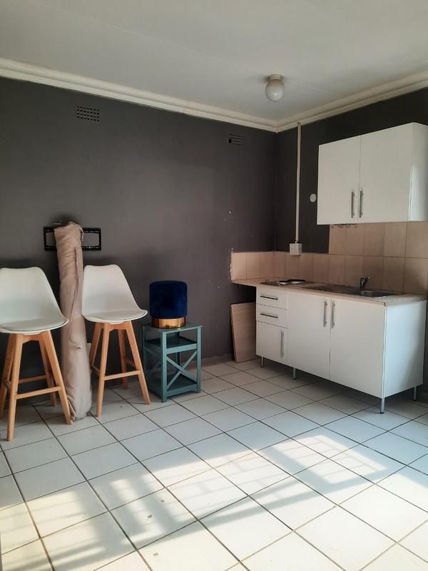 To Let 1 Bedroom Property for Rent in Birch Acres Gauteng