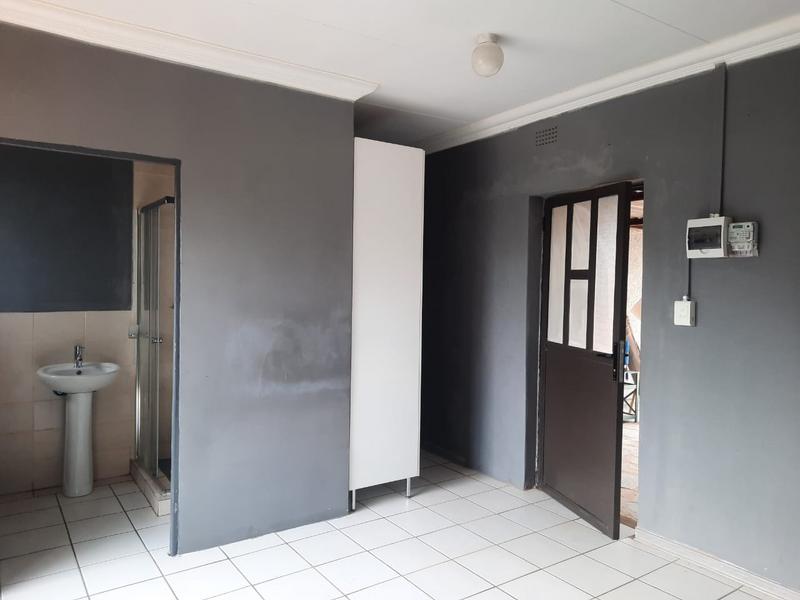 To Let 1 Bedroom Property for Rent in Birch Acres Gauteng
