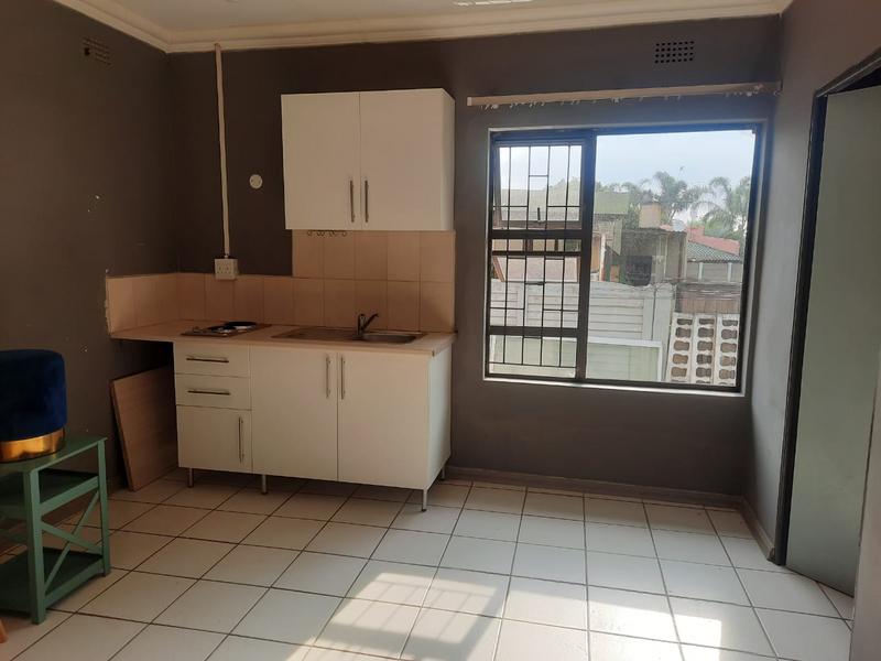To Let 1 Bedroom Property for Rent in Birch Acres Gauteng