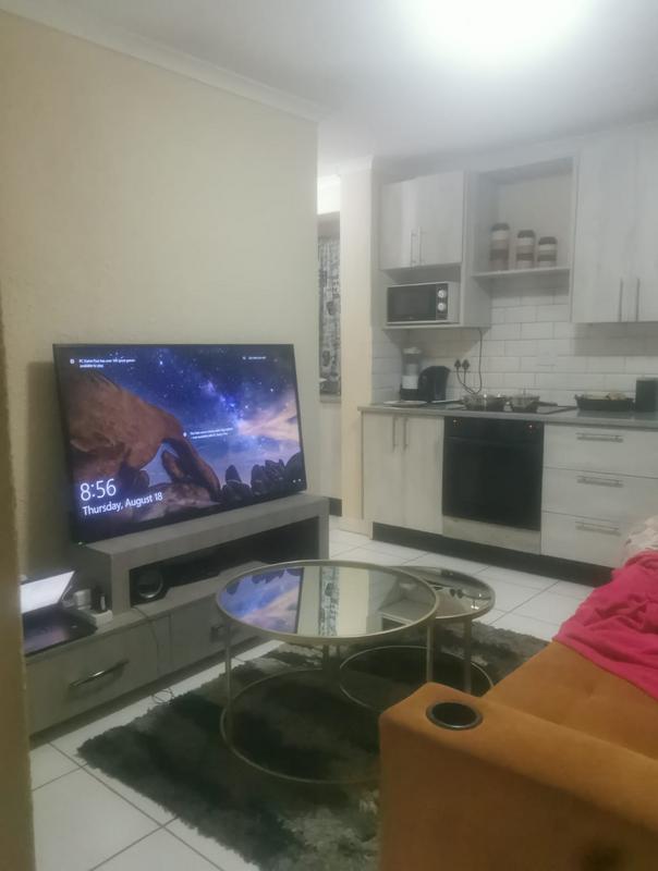 To Let 1 Bedroom Property for Rent in Birch Acres Gauteng
