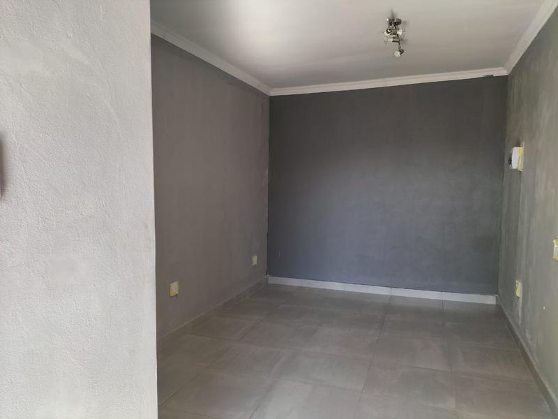 To Let 1 Bedroom Property for Rent in Noordwyk Gauteng