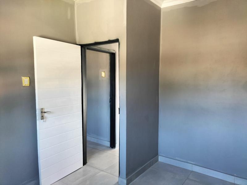 To Let 1 Bedroom Property for Rent in Noordwyk Gauteng