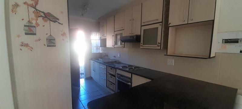 3 Bedroom Property for Sale in Rooihuiskraal North Gauteng