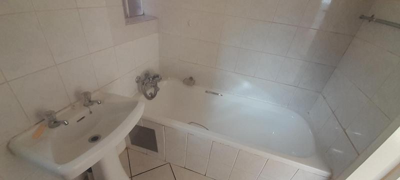 3 Bedroom Property for Sale in Rooihuiskraal North Gauteng
