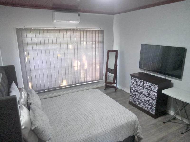 5 Bedroom Property for Sale in Wierda Park Gauteng