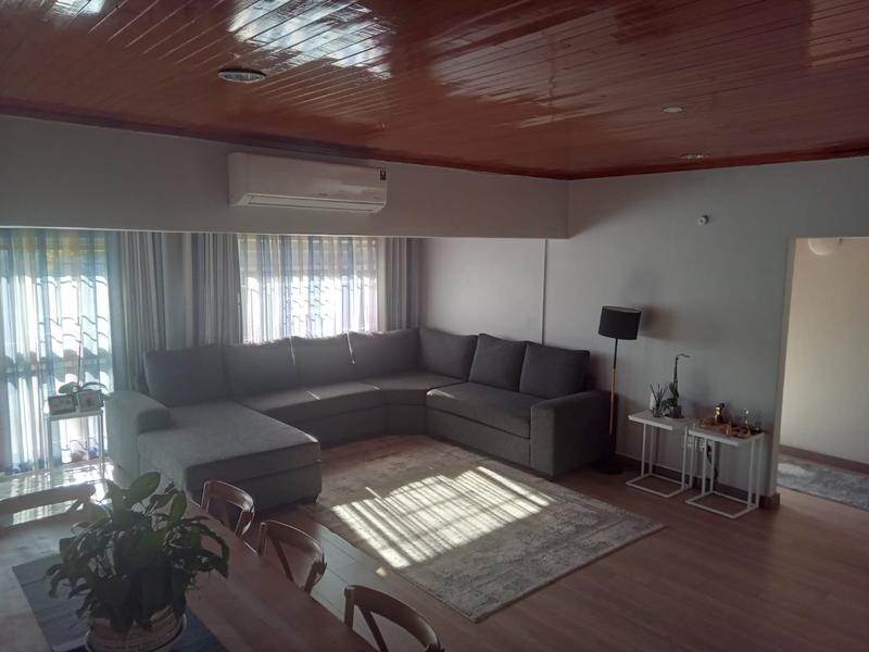 5 Bedroom Property for Sale in Wierda Park Gauteng