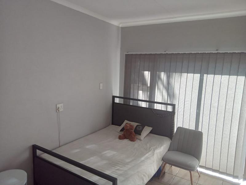 5 Bedroom Property for Sale in Wierda Park Gauteng