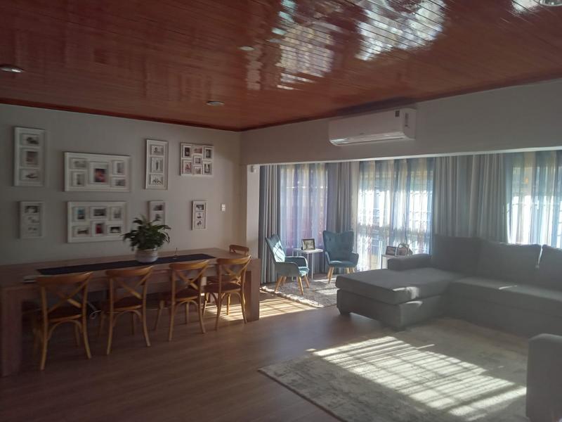 5 Bedroom Property for Sale in Wierda Park Gauteng