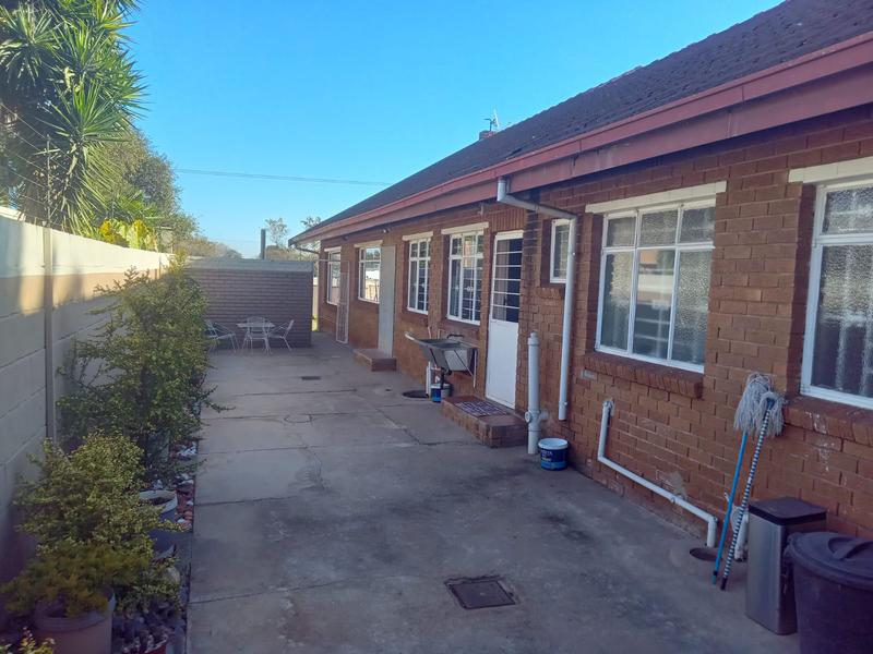 5 Bedroom Property for Sale in Wierda Park Gauteng