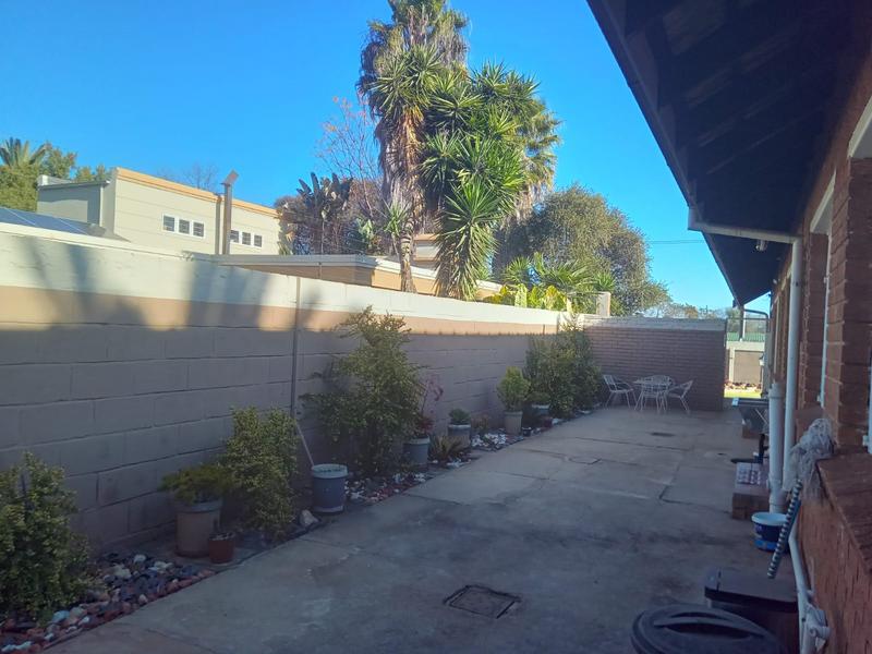 5 Bedroom Property for Sale in Wierda Park Gauteng