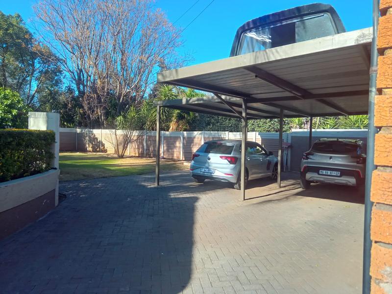 5 Bedroom Property for Sale in Wierda Park Gauteng