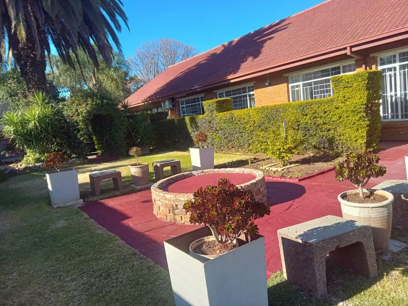 5 Bedroom Property for Sale in Wierda Park Gauteng