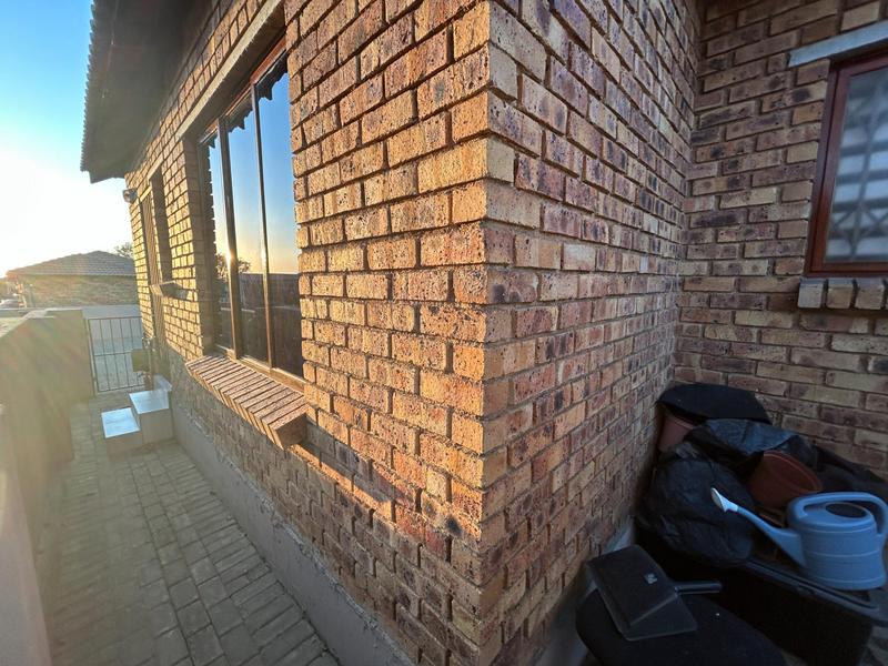 2 Bedroom Property for Sale in Arundo Estate Gauteng