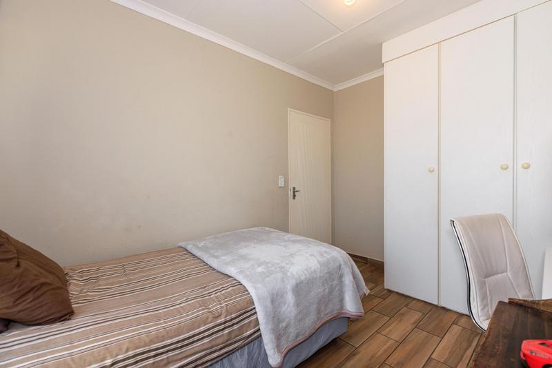 2 Bedroom Property for Sale in Groblerpark Gauteng