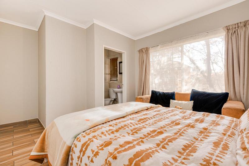 2 Bedroom Property for Sale in Groblerpark Gauteng