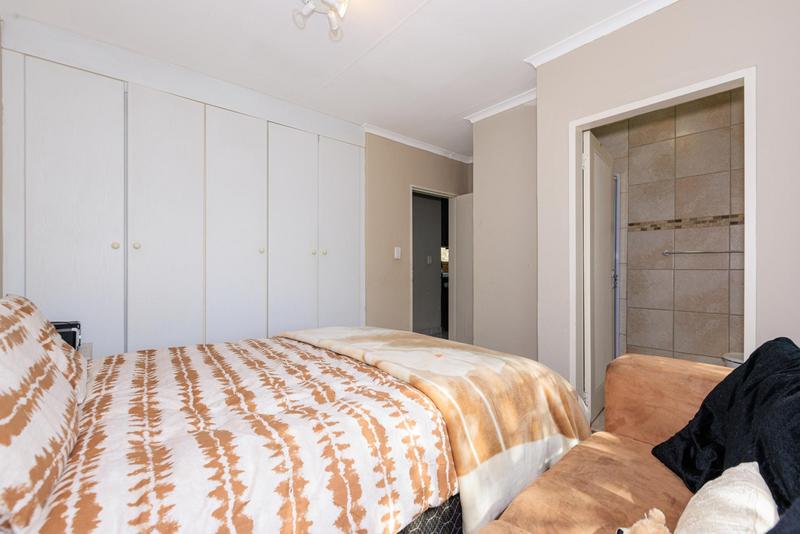 2 Bedroom Property for Sale in Groblerpark Gauteng