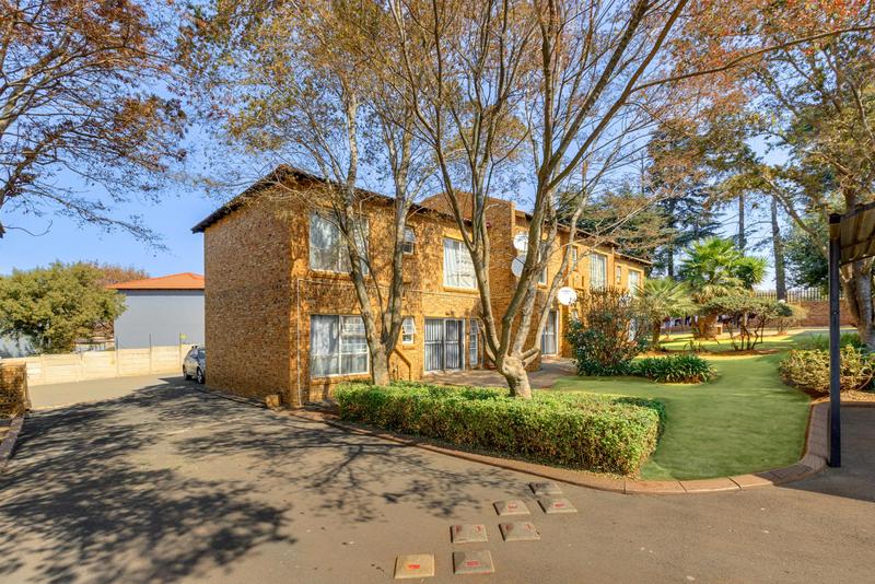 2 Bedroom Property for Sale in Groblerpark Gauteng