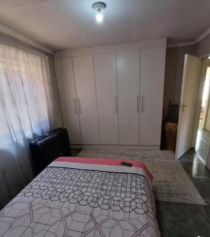 To Let 2 Bedroom Property for Rent in Mofolo Gauteng