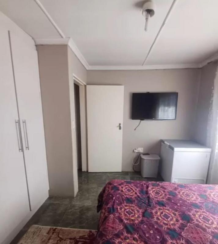 To Let 2 Bedroom Property for Rent in Mofolo Gauteng