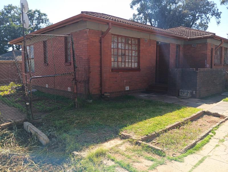 5 Bedroom Property for Sale in Orlando Gauteng