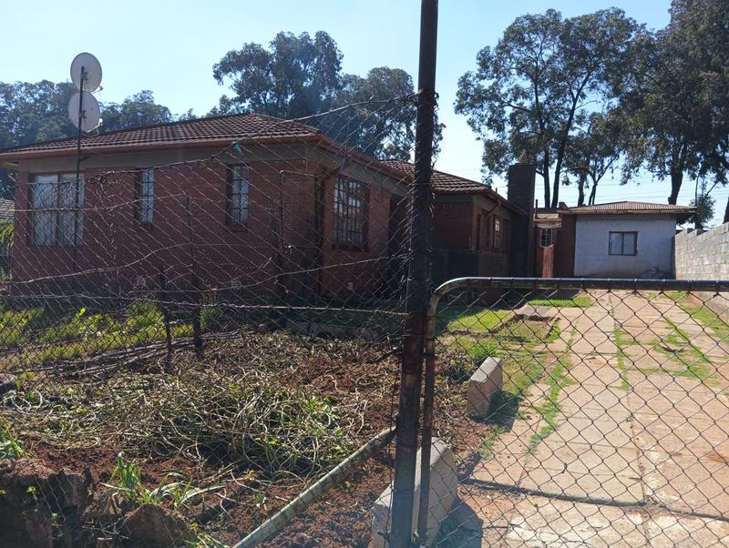 5 Bedroom Property for Sale in Orlando Gauteng