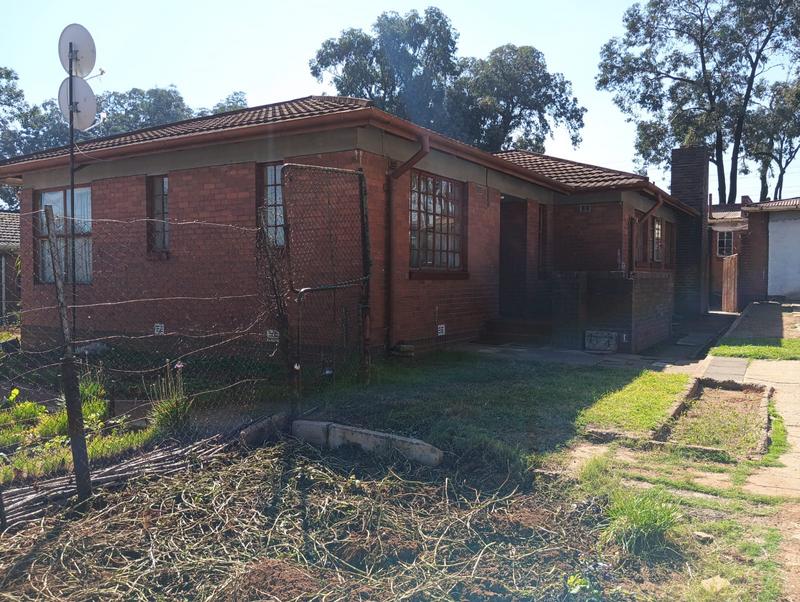 5 Bedroom Property for Sale in Orlando Gauteng