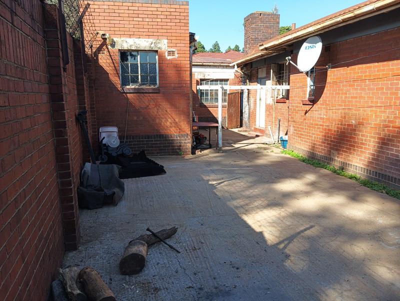 5 Bedroom Property for Sale in Orlando Gauteng