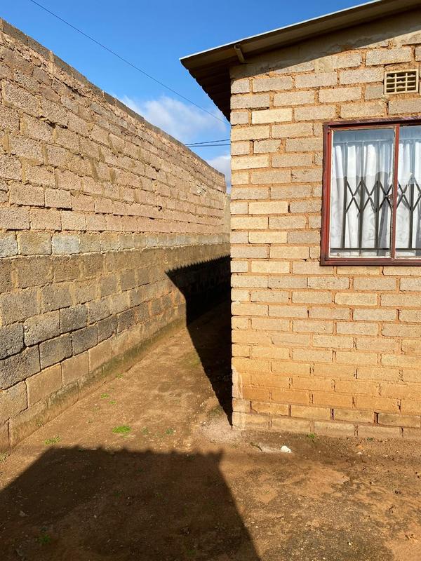 2 Bedroom Property for Sale in Thulani Gauteng