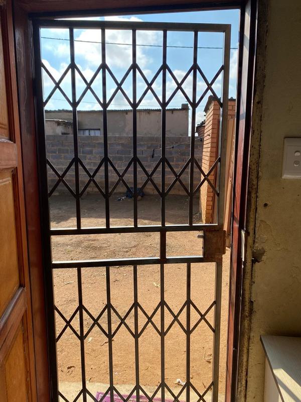 2 Bedroom Property for Sale in Thulani Gauteng