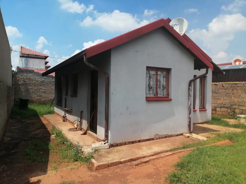2 Bedroom Property for Sale in Protea Glen Gauteng
