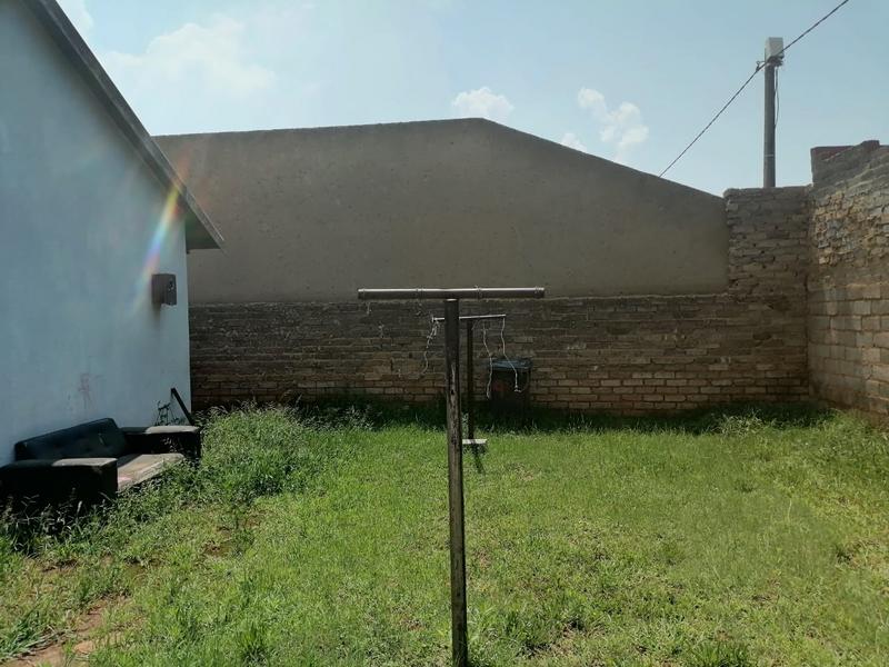 2 Bedroom Property for Sale in Protea Glen Gauteng