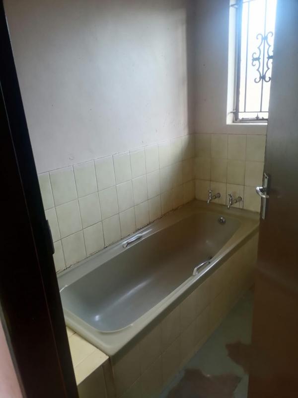 2 Bedroom Property for Sale in Zola Gauteng