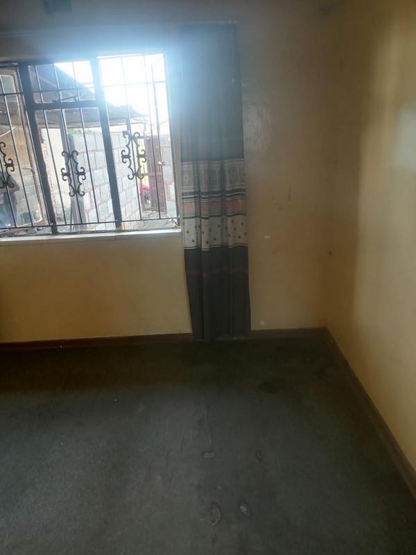 2 Bedroom Property for Sale in Zola Gauteng