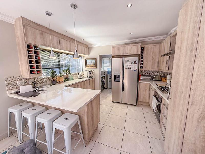 To Let 3 Bedroom Property for Rent in Midstream Ridge Gauteng