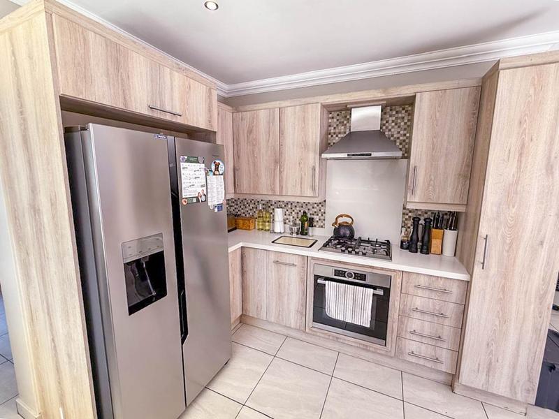 To Let 3 Bedroom Property for Rent in Midstream Ridge Gauteng