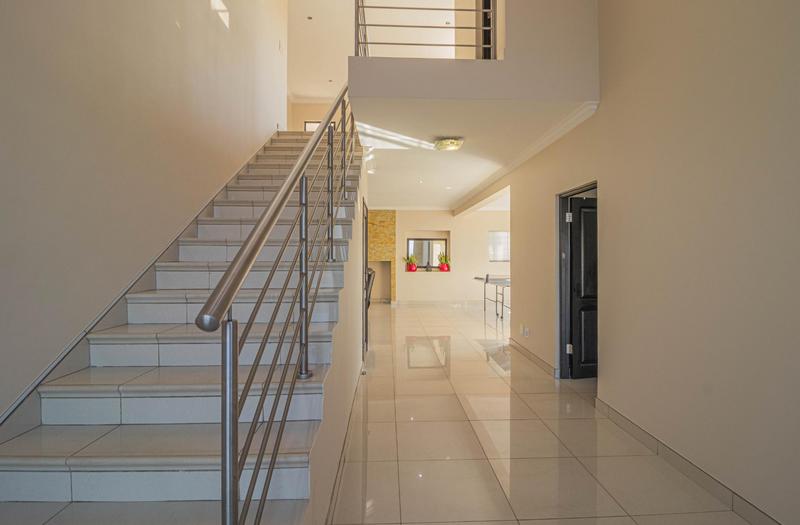 To Let 5 Bedroom Property for Rent in Midstream Ridge Gauteng