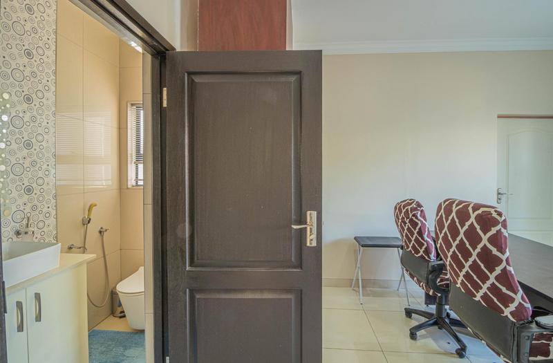 To Let 5 Bedroom Property for Rent in Midstream Ridge Gauteng