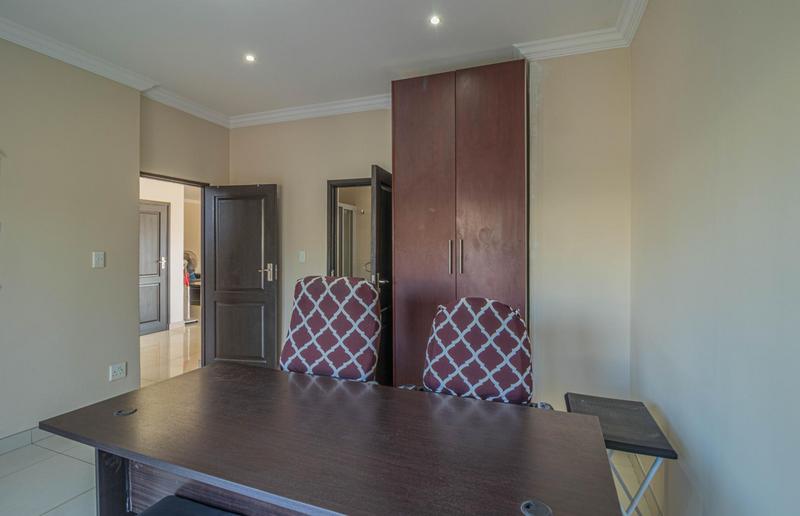 To Let 5 Bedroom Property for Rent in Midstream Ridge Gauteng