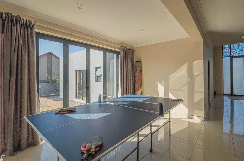 To Let 5 Bedroom Property for Rent in Midstream Ridge Gauteng