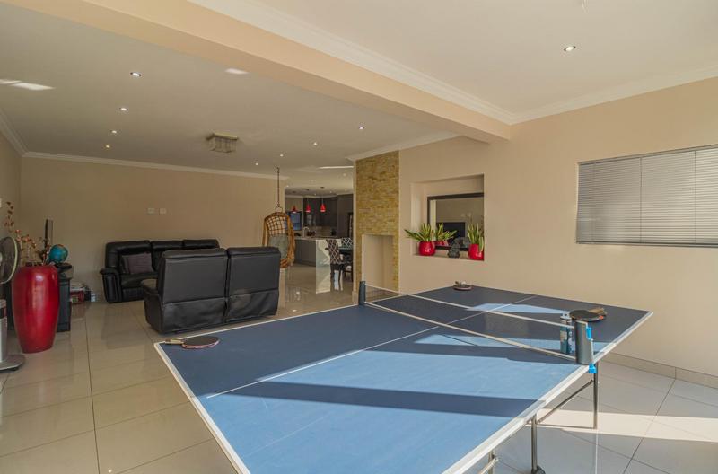 To Let 5 Bedroom Property for Rent in Midstream Ridge Gauteng