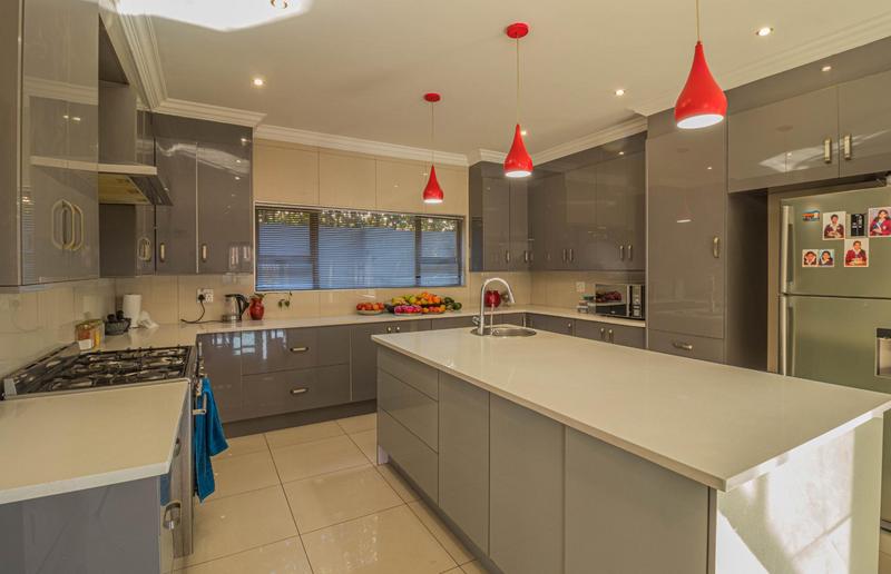 To Let 5 Bedroom Property for Rent in Midstream Ridge Gauteng
