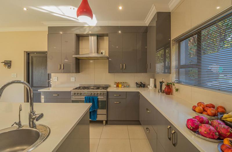 To Let 5 Bedroom Property for Rent in Midstream Ridge Gauteng