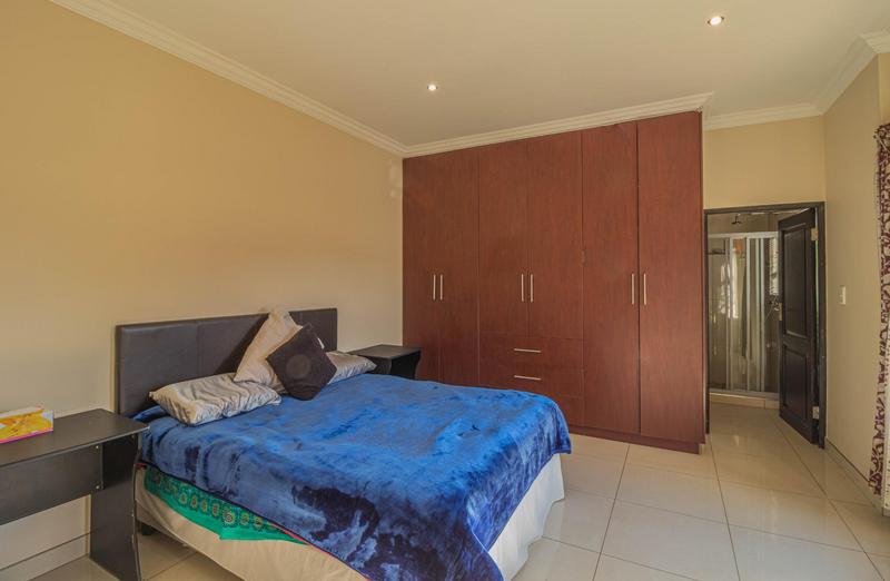 To Let 5 Bedroom Property for Rent in Midstream Ridge Gauteng