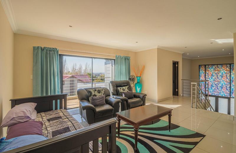 To Let 5 Bedroom Property for Rent in Midstream Ridge Gauteng