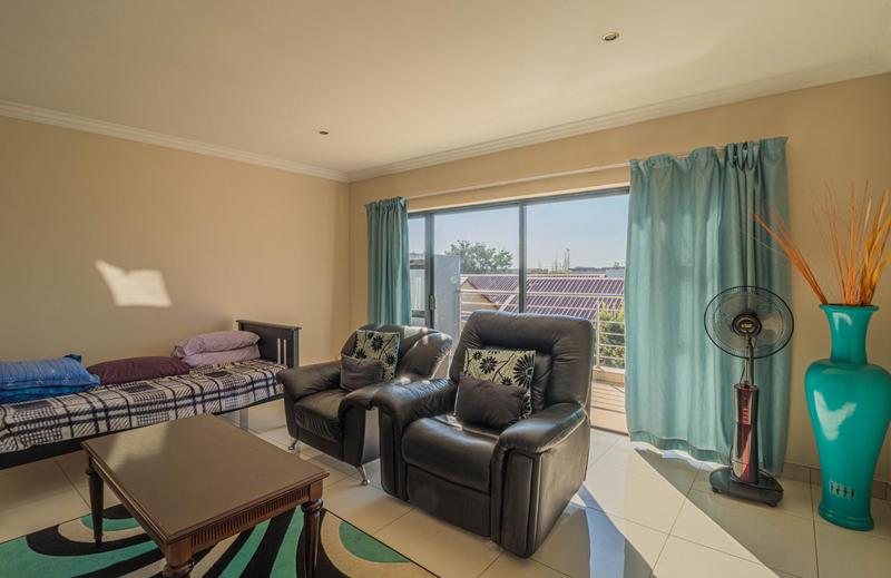 To Let 5 Bedroom Property for Rent in Midstream Ridge Gauteng