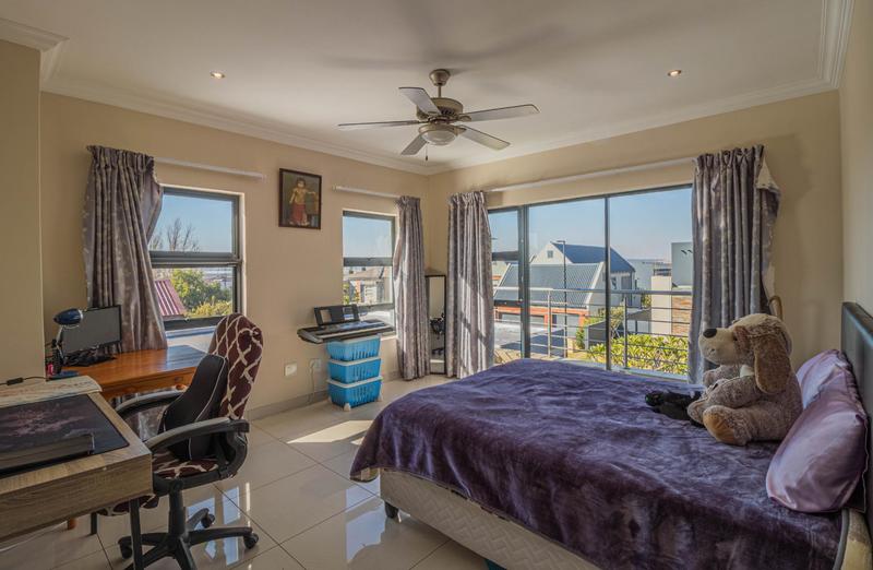To Let 5 Bedroom Property for Rent in Midstream Ridge Gauteng
