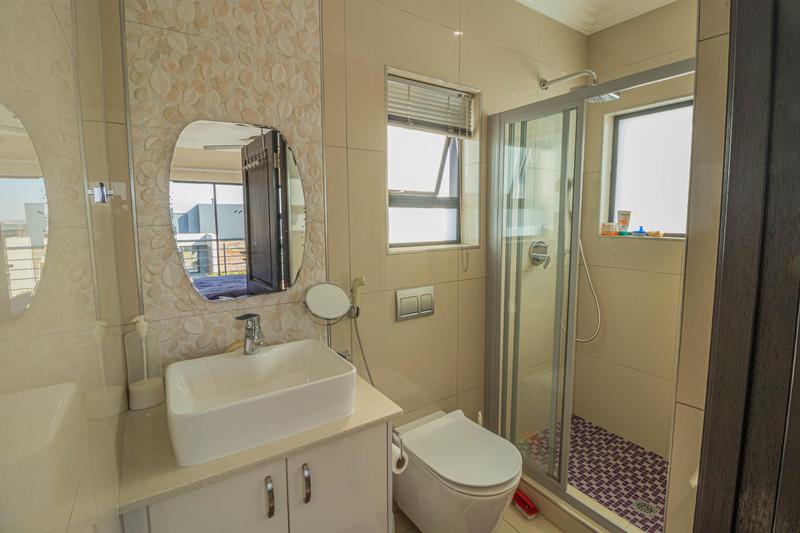 To Let 5 Bedroom Property for Rent in Midstream Ridge Gauteng