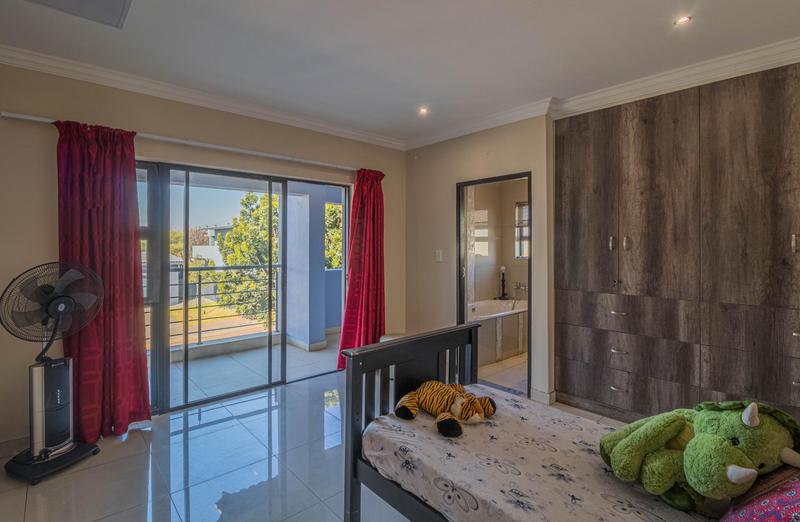 To Let 5 Bedroom Property for Rent in Midstream Ridge Gauteng