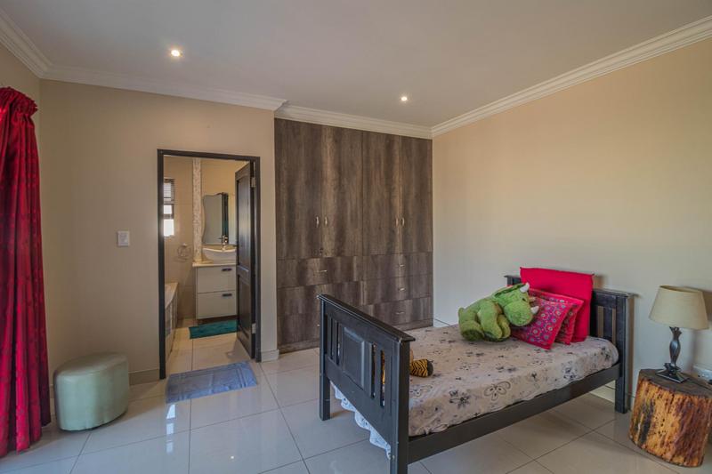To Let 5 Bedroom Property for Rent in Midstream Ridge Gauteng