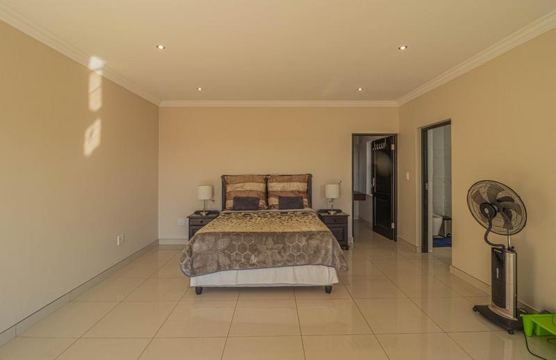 To Let 5 Bedroom Property for Rent in Midstream Ridge Gauteng